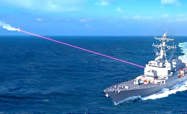 กองทัพเรือสหรัฐฯ ประสบความสำเร็จในการทดสอบยิงโดรนด้วยเลเซอร์ HELIOS