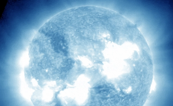 ดวงอาทิตย์ปลดปล่อยเปลวสุริยะรุนแรงที่สุดในปี 2025 ทำคลื่นวิทยุดับทั่วแอฟริกาและยุโรป