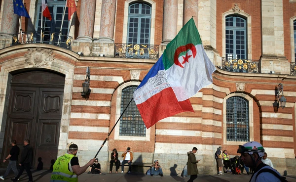 "แอลจีเรีย" ผ่านกฎหมายประกาศล่าอาณานิคมฝรั่งเศสเป็น "อาชญากรรม"
