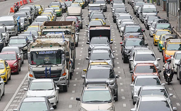 “สุริยะ” เตรียมขออนุมัติงบ 190 ล้าน ชดเชย รถไฟฟ้า - รถเมล์ฟรี 7 วัน