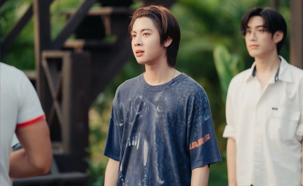 เปิดประวัติ "เฟิร์สวัน วรรณกร" หนุ่มฮอตมาแรงจากซีรีส์ "เขมจิราต้องรอด"