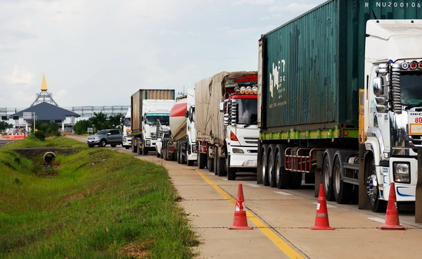 เศรษฐกิจชายแดนทรุดหนัก ปิดด่าน 2 เดือนครึ่ง เสียหายทะลุ 1.7 หมื่นล้านต่อเดือน