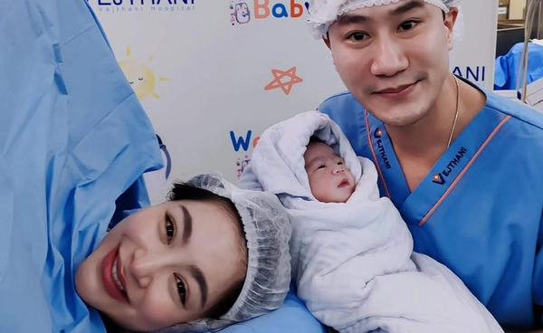 สาวน้อยคลอดแล้ว! พราวฟ้า-เสี่ยโบ๊ท เพชรยินดี สุดแฮปปี้ เปิดตัวลูกคนแรก