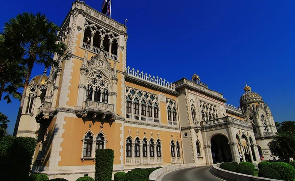 โพลเผยคนไทยอยากได้นายกฯใหม่เป็น “นักธุรกิจใหญ่ - Gen X ”