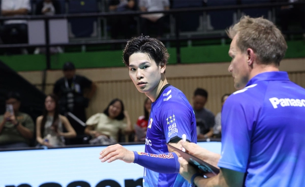 บลูเทออน คว้าชัยนัดส่งท้าย! ตบเอาชนะ โทเรย์ฯ 3 เซตรวด