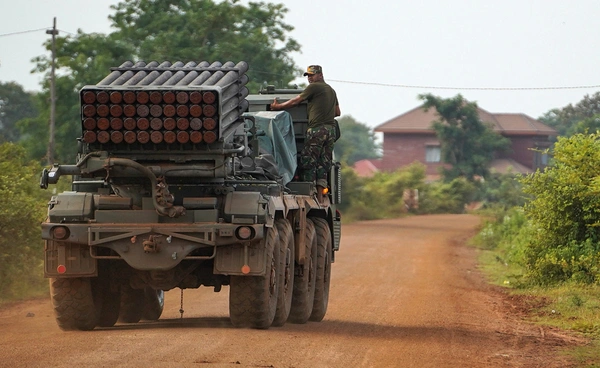 เปิดคลังอาวุธกัมพูชา มีอะไรบ้าง ? จำนวนเท่าไหร่ ? และอาวุธแบบใดที่ใช้โจมตีไทยในช่วงที่ผ่านมา
