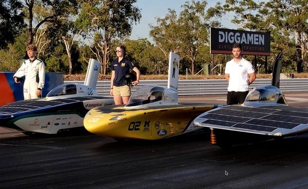 “รถยนต์พลังงานแสงอาทิตย์” ขับเคลื่อนด้วยแดด พร้อมลงแข่งในออสเตรเลีย