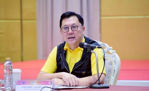 “จตุพร-ฉันทวิชญ์” นำทัพพาณิชย์ ลุยหนองคาย ถกค้าชายแดน-ผ่านแดน 