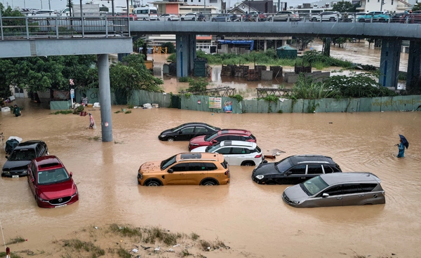 ยอดเสียชีวิตน้ำท่วมเวียดนามเพิ่มเป็น 90 คนหลังฝนตกหนักหลายเดือน