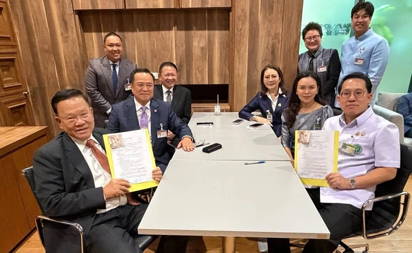 ตามคาด "สันติ" ทิ้ง "ลุงป้อม" หอบลูกชาย ซบ ภท. 