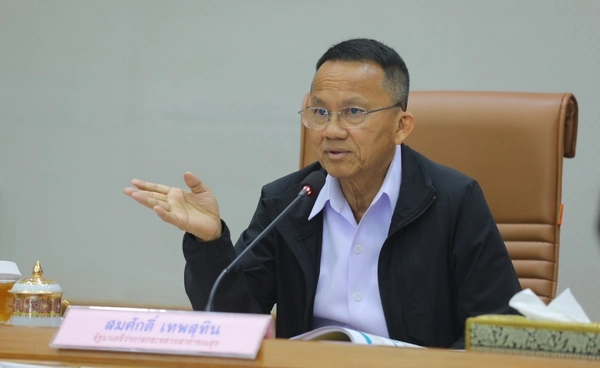 “สมศักดิ์” ห่วงชาวลาดกระบัง ส่งเตรียมพร้อมทีมแพทย์ฉุกเฉิน รับมือไฟไหม้โกดังเฟอร์นิเจอร์ 