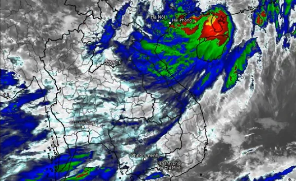 พายุ “วิภา” ขึ้นฝั่งวันนี้ 22-24 ก.ค. ฝนหนัก-คลื่นแรง เตือนเรือเล็กห้ามออกจากฝั่ง