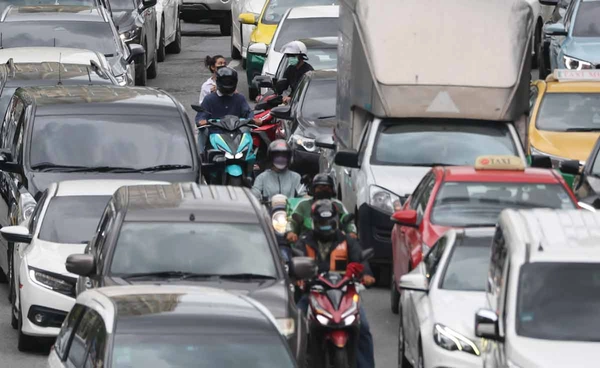 เช็กปรับจราจร! ทดลองมาตรการแก้รถติดสร้างรถไฟฟ้าถนน 2 สายเช็กที่นี่ 