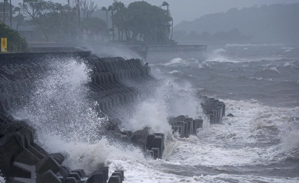 ญี่ปุ่นเตรียมรับมือ "ไต้ฝุ่นฮาลอง" กำลังเคลื่อนตัวเข้าเกาะฮอนชู ทางการสั่งอพยพ