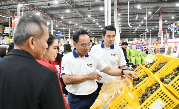กรมการค้าภายในเร่งระบายผลไม้ แก้ปัญหาติดด่านชายแดน