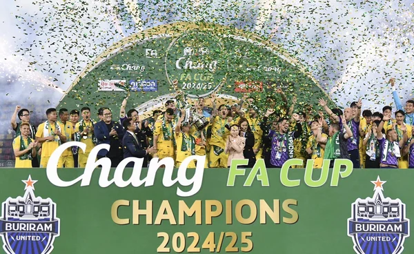 ผลบอล ช้าง เอฟเอคัพ รอบชิงฯ บุรีรัมย์ เชือด เมืองทอง 3-2 กวาดแชมป์รายการที่3