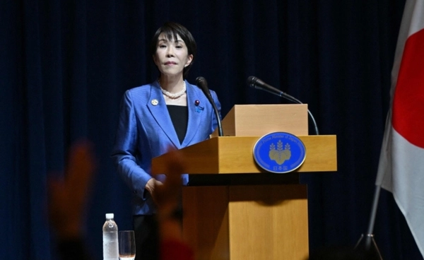 นายกฯ ญี่ปุ่นไม่ถอนคำพูด ตำหนินักท่องเที่ยวต่างชาติเตะกวาง