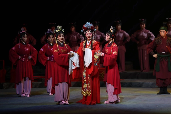 สัมผัสหัวใจหญิงกล้า "ตั่งเปี๊ยะเนี้ย" ประเดิมคืนแรกงิ้วแต้จิ๋ว