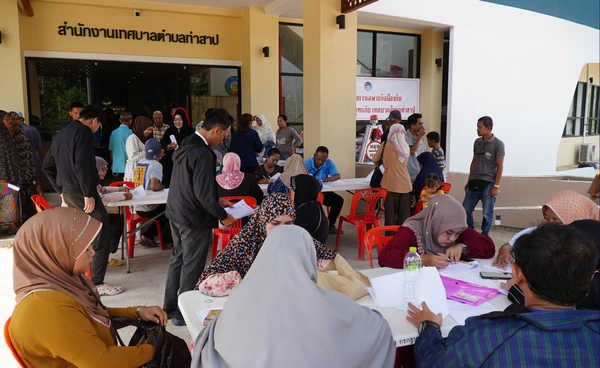 ชาวยะลาทยอยลงทะเบียนเยียวยาน้ำท่วม