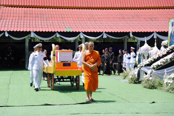 พม.ช่วยครอบครัวทหารเสียชีวิต อยู่กระต๊อบไม่มีน้ำ-ไฟฟ้า 