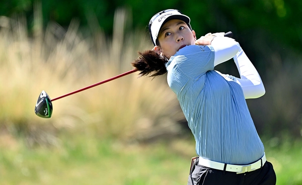 “จีโน่-หยิน” รั้งอันดับ 9 ร่วม “ชเมลเซล-วาเลนซูล่า” ขึ้นนำ