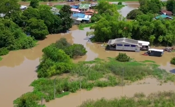 เจ้าพระยายังล้นตลิ่ง อ.เสนาน้ำท่วม 3 เดือนเต็ม