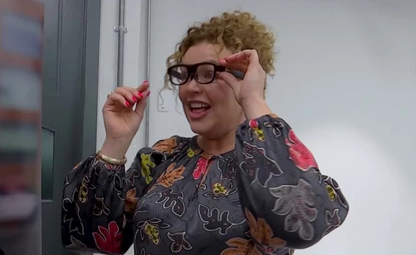 เผยโฉม “แว่นตาอัจฉริยะ AI” เปลี่ยนเสียงพูดเป็นคำบรรยายเพื่อผู้พิการทางการได้ยิน 