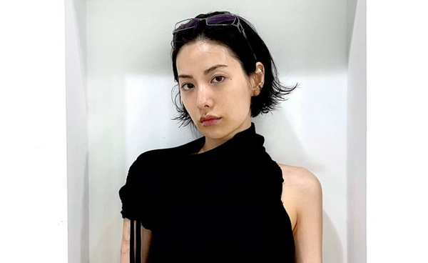 นักร้องสาว "นานะ" และแม่บาดเจ็บ หลังสู้กับคนร้ายที่บุกเข้ามาปล้นบ้าน