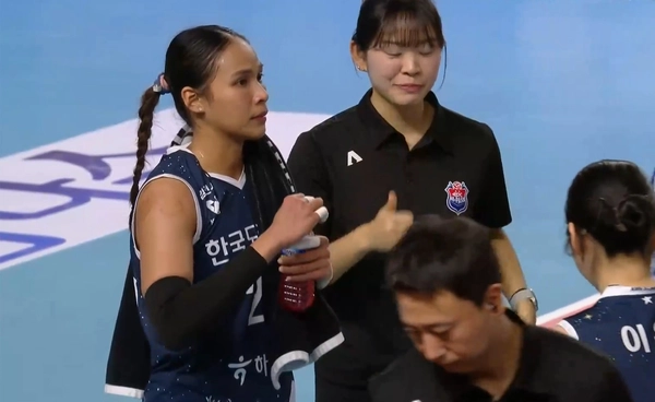 ไฮพาส โชว์แกร่งอัด เปปเปอร์ส  "โมเม" ฟอร์มสุดยอดคว้า MVP!