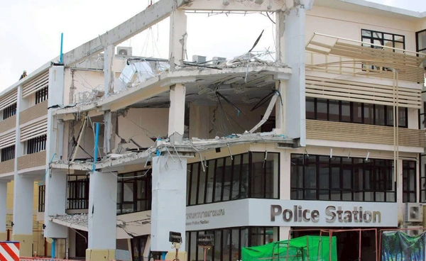 ผู้ว่าฯ กทม. กำชับเฝ้าติดตามการแก้ปัญหาถนนสามเสนทรุด