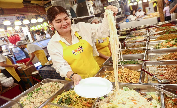 ไอคอนสยาม - เมืองสุขสยาม กินเจคึกคัก ชูอาหารฟิวชั่น “ฟัวกราส์เจ-สปาเก็ตตี้ซอสหลนน้ำชุบหยำเจ” เปิดมิติใหม่เทศกาลกินเจ