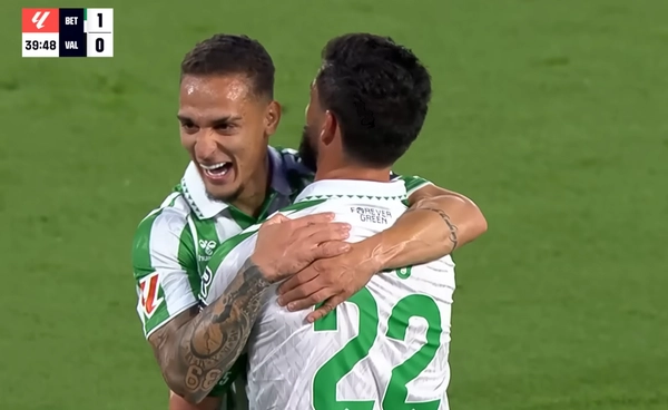 บาร์ตร้า ออกโรงอวยยศ อันโตนี่  เหมือนส่วนผสม เนย์มาร์-โรนัลโด้