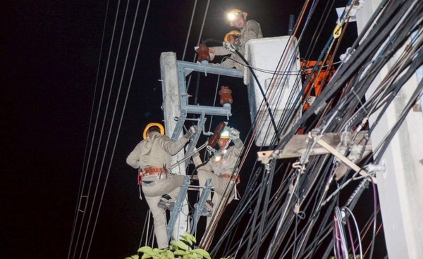 MEA รื้อถอนสายไฟฟ้า “ถนนอังรีดูนังต์” พลิกโฉมมหานครสู่ “ถนนสวยไร้เสาสาย” เต็มรูปแบบ 