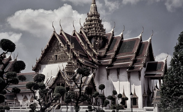 พระที่นั่งดุสิตมหาปราสาท สถานที่ประดิษฐานพระบรมศพพระพันปีหลวง