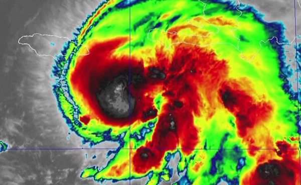 “จาเมกา” เตรียมรับมือเฮอริเคนเมลิสซา