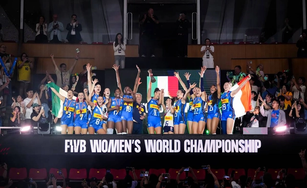 สาวอิตาลีสุดแกร่ง! เฉือนชัย ตุรกี 3-2 เซต ผงาดคว้า แชมป์โลก 2025 ที่กรุงเทพฯ