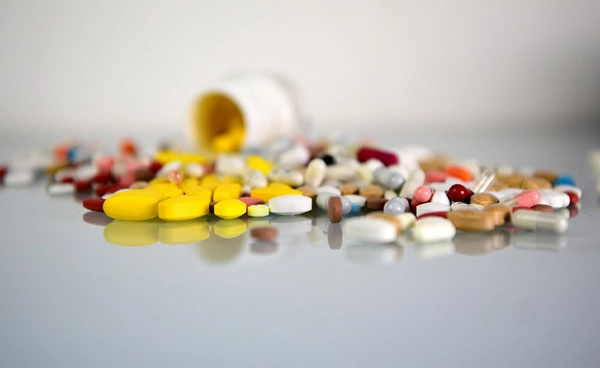 สธ. ใช้ AI ตรวจจับแจ้งเตือน "ยา" ใช้ร่วมกันแล้วส่งผลกระทบกว่า 2,000 คู่