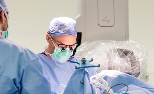 Neuralink ฝังชิปในสมองมนุษย์ให้ผู้ป่วย 2 ราย ในแคนาดา ครั้งแรกที่ผ่าตัดฝังชิปนอกสหรัฐฯ