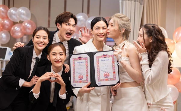 โค้งสุดท้าย “หลิง – ออม” ชวนแฟน ๆ พิสูจน์บทสรุปความรัก ใน “เพียงเธอ” 