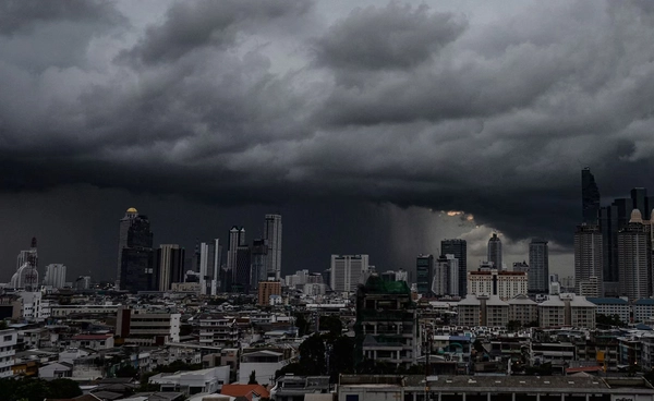 กรมอุตุฯ เตือน 7 พ.ย. 68  อีสาน 9 จว. “ฝนตกหนักมาก” พายุคัลแมกี เข้าอุบลฯ บ่ายนี้่