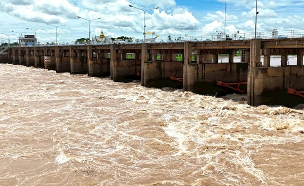 "เขื่อนเจ้าพระยา" แจ้งระบายน้ำเป็น 1,950 ลบ.ม./วินาที ตั้งแต่ 3 ทุ่มเป็นต้นไป