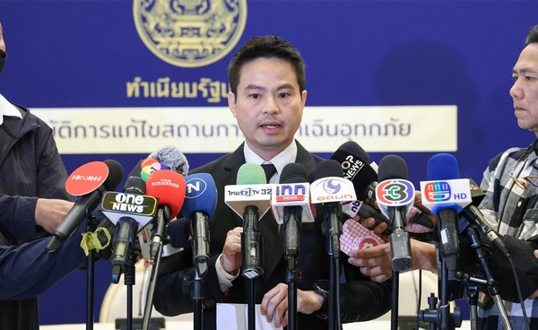 “ภราดร” นำถก ศป.กฉ. นัดแรก เตรียม C-130 บินวันละ 5 เที่ยวขนถ่ายอุปกรณ์ช่วยน้ำท่วม