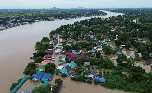เขื่อนเจ้าพระยา เตรียมรับมือ “คัลแมกี” ระบายน้ำ 2,700 ลบ.ม./วิ เตือนท้ายเขื่อนน้ำเพิ่มสูง