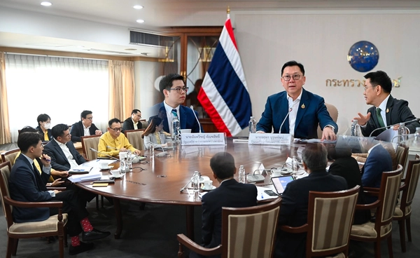 “จตุพร”คุยทูตพณ.สนับสนุนผู้ประกอบการ