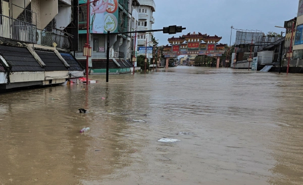 โลกเปลี่ยน…แต่เมืองไม่เปลี่ยน ระบบระบายน้ำพังทลาย  ท่วมซ้ำทุกปีไม่มีจบ