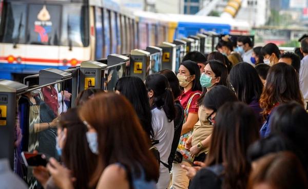 สศช. เผยไตรมาส 2 คนไทยว่างงานกว่า  3.7 แสนคน - ลดจ้างพนง.ประจำ