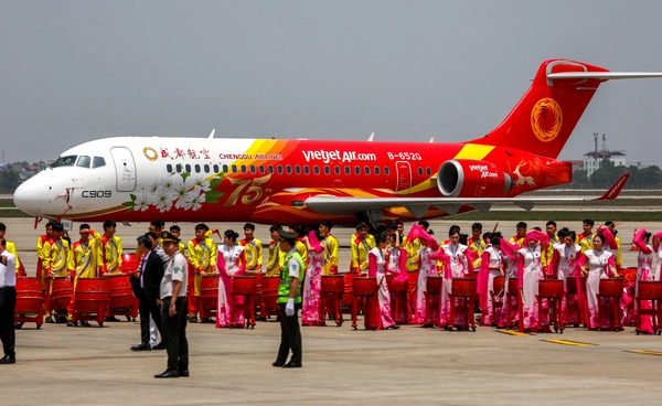 ลือเวียดนามโบกมือลาเครื่องบินจีน COMAC C909 หลังปัญหาต้นทุนการบินสูง และกฎการบินไม่อำนวย