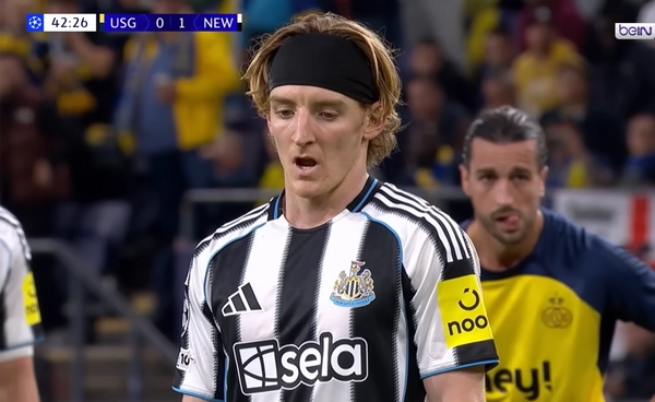 ประวัติส่วนตัว แอนโธนี่ กอร์ดอน : ดาวรุ่งพุ่งแรงของ นิวคาสเซิ่ลฯ