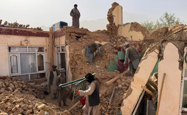“อัฟกานิสถาน” แผ่นดินไหว 6.3 เสียชีวิตแล้วอย่างน้อย 20 ราย สะเทือนหนักทำไฟดับทั่วประเทศ