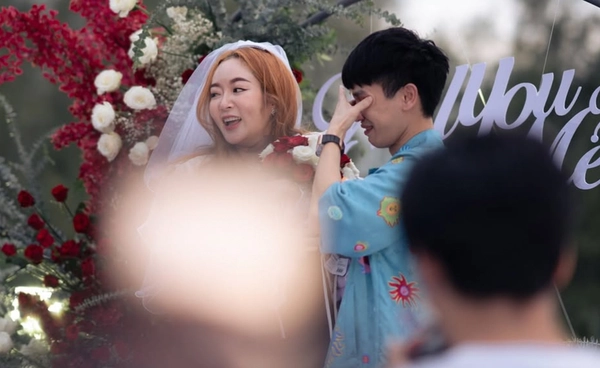 ความในใจ "พีท กันตพร" ถึง “แก้มบุ๋ม” ในวันครบรอบขอแต่งงาน 2 ปี